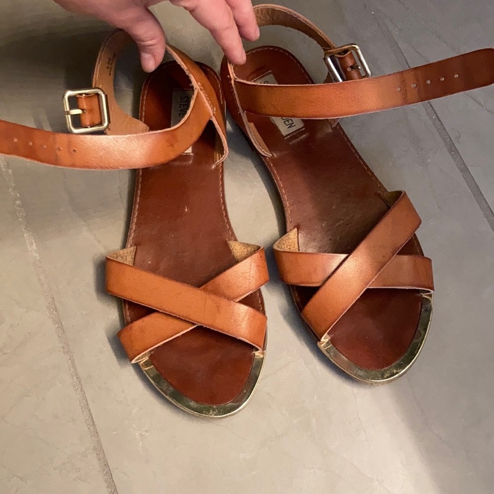 Steve Madden brown strappy sandals